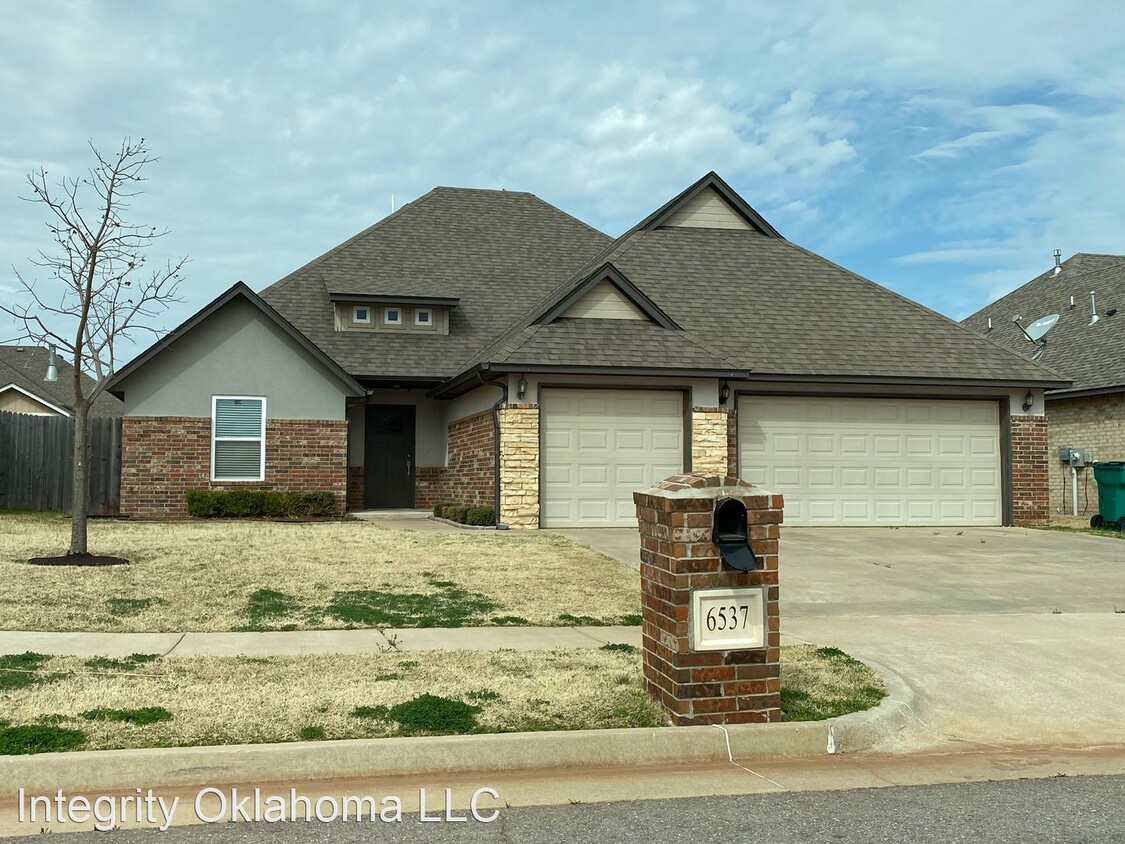 Foto principal - 3 br, 2 bath House - 6537 Bentley Dr.
