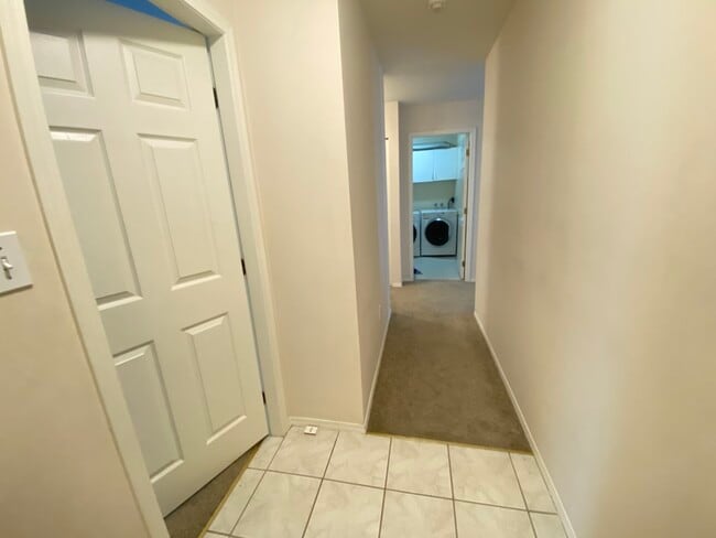 Building Photo - 315 Hecate St