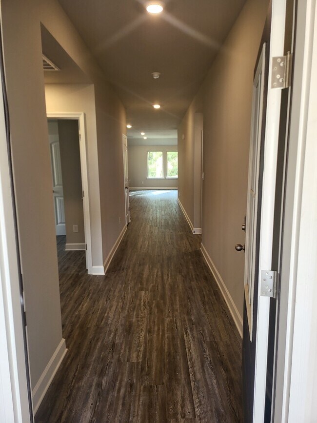Foto del edificio - 7224 Lillie Dr