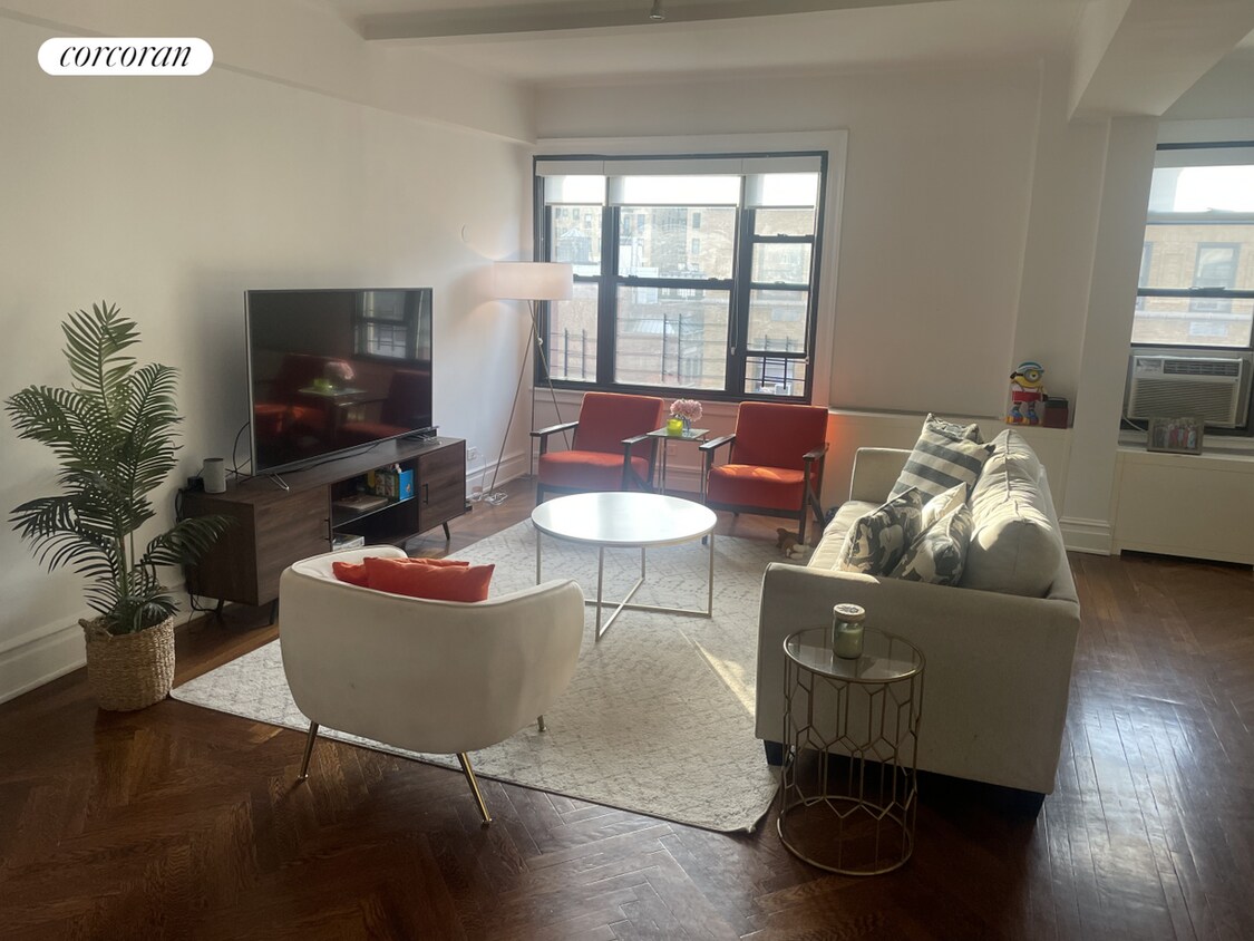 Foto principal - 145 E 74th St
