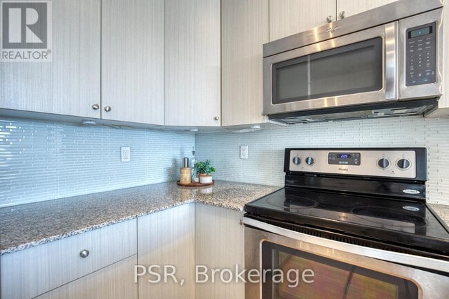 Photo du bâtiment - 1 Victoria St S