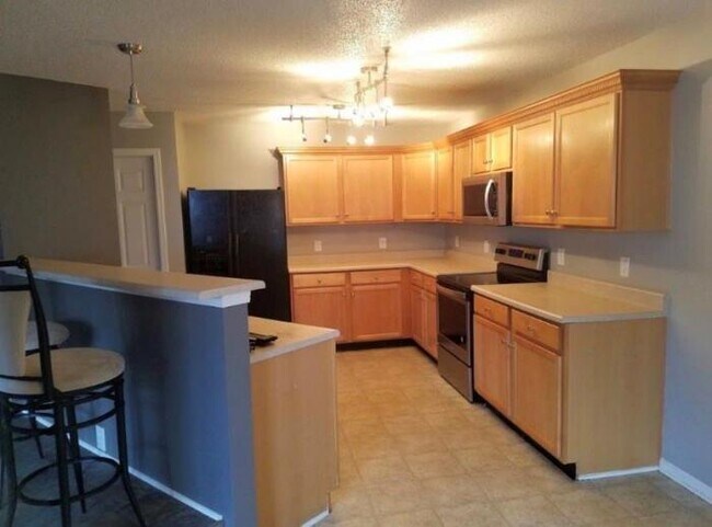 Building Photo - 5 bedroom in Indianapolis IN 46231
