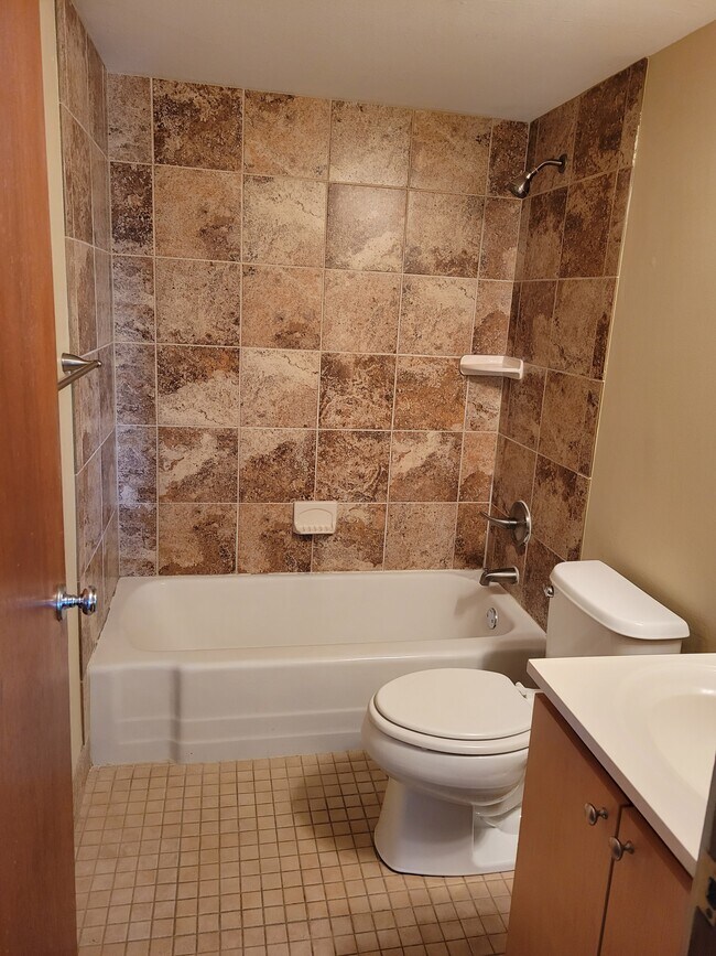 Bathroom - 5743 Glenwood Ave