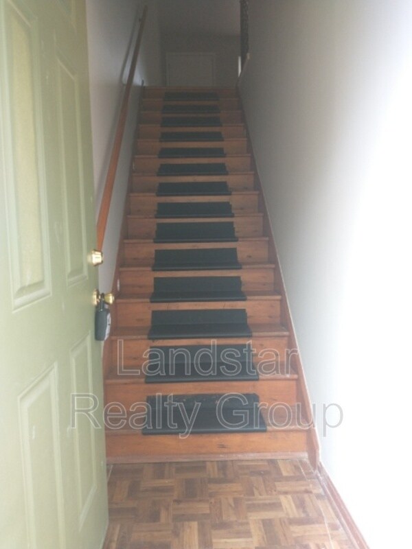 3811 Carpenter Dr Unit 3, Louisville, KY 40229 Condo for Rent in