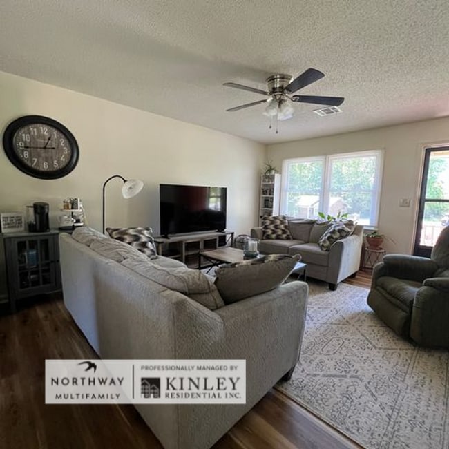 Interior Photo - Country Club Apartments