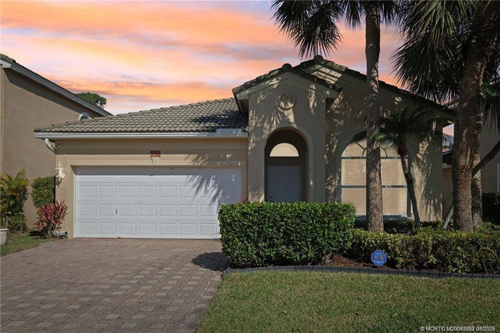 Foto principal - 3796 NW Deer Oak Dr