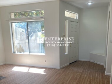 Foto del edificio - Spacious Townhome in Crown Villas Communit...