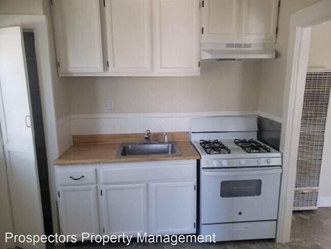 Building Photo - 2 br, 1 bath House - 9550 Monterey #C