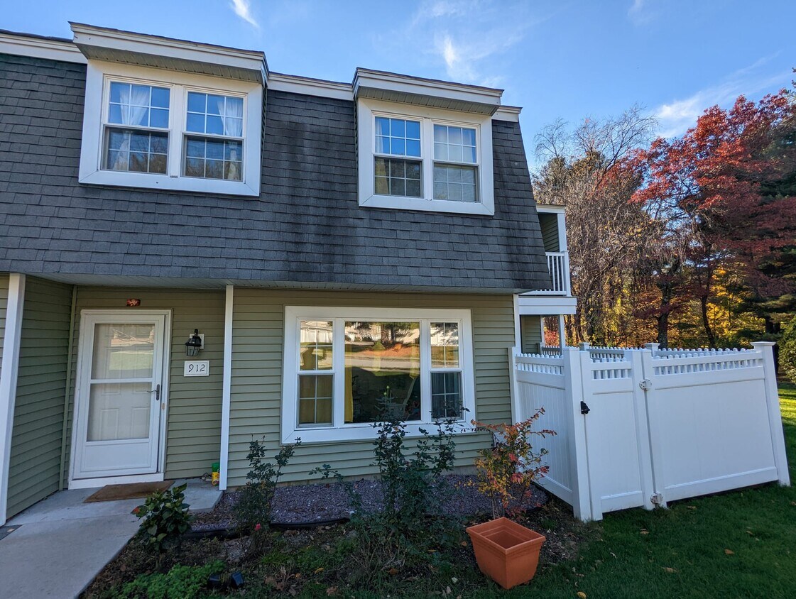 912 Edgebrook Dr, Boylston, MA 01505 Townhome Rentals in Boylston MA