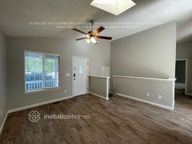 Foto del edificio - 6142 Oakwood Blvd