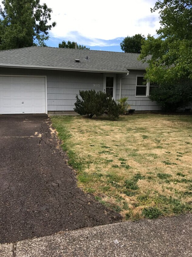 Primary Photo - Adorable Two Bedroom Home
