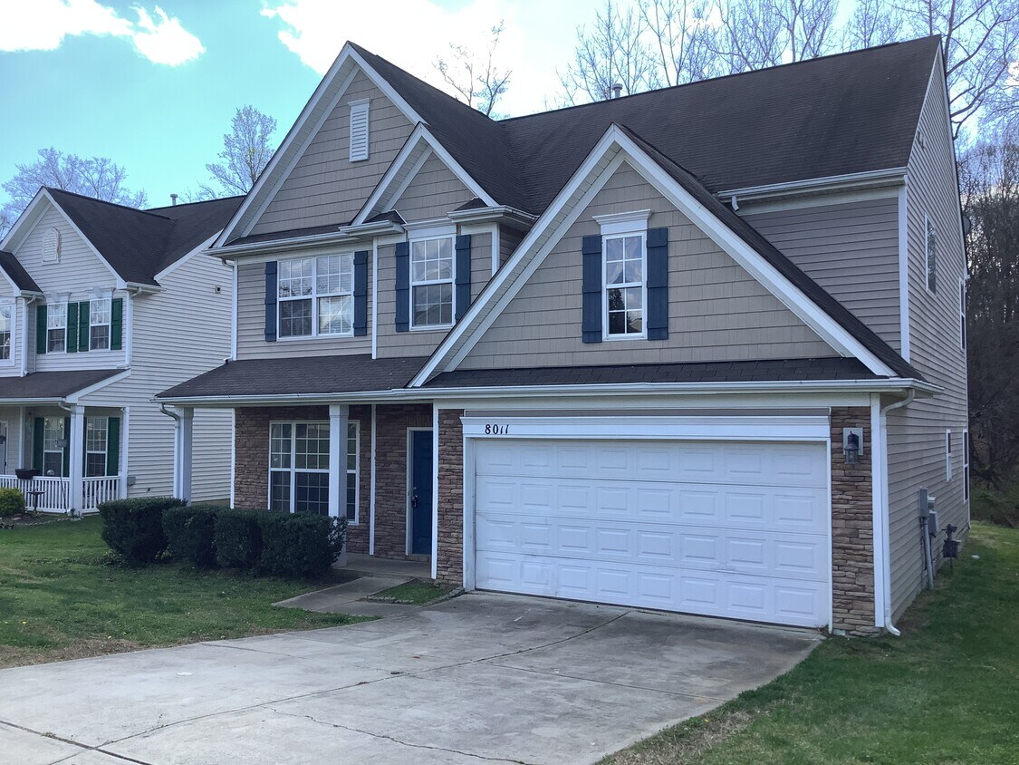 Foto principal - 8011 Bushy Creek Drive