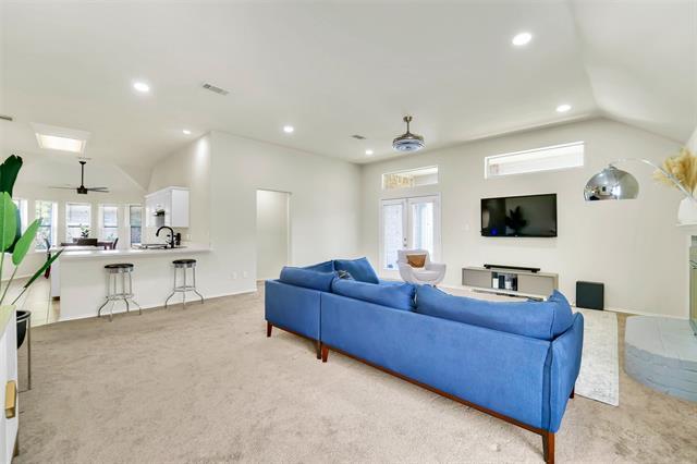 Foto del edificio - 6707 Classen Trail