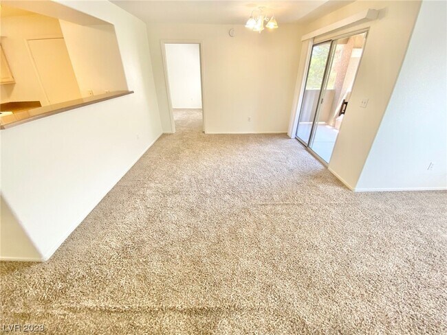 Building Photo - 555 E Silverado Ranch Blvd