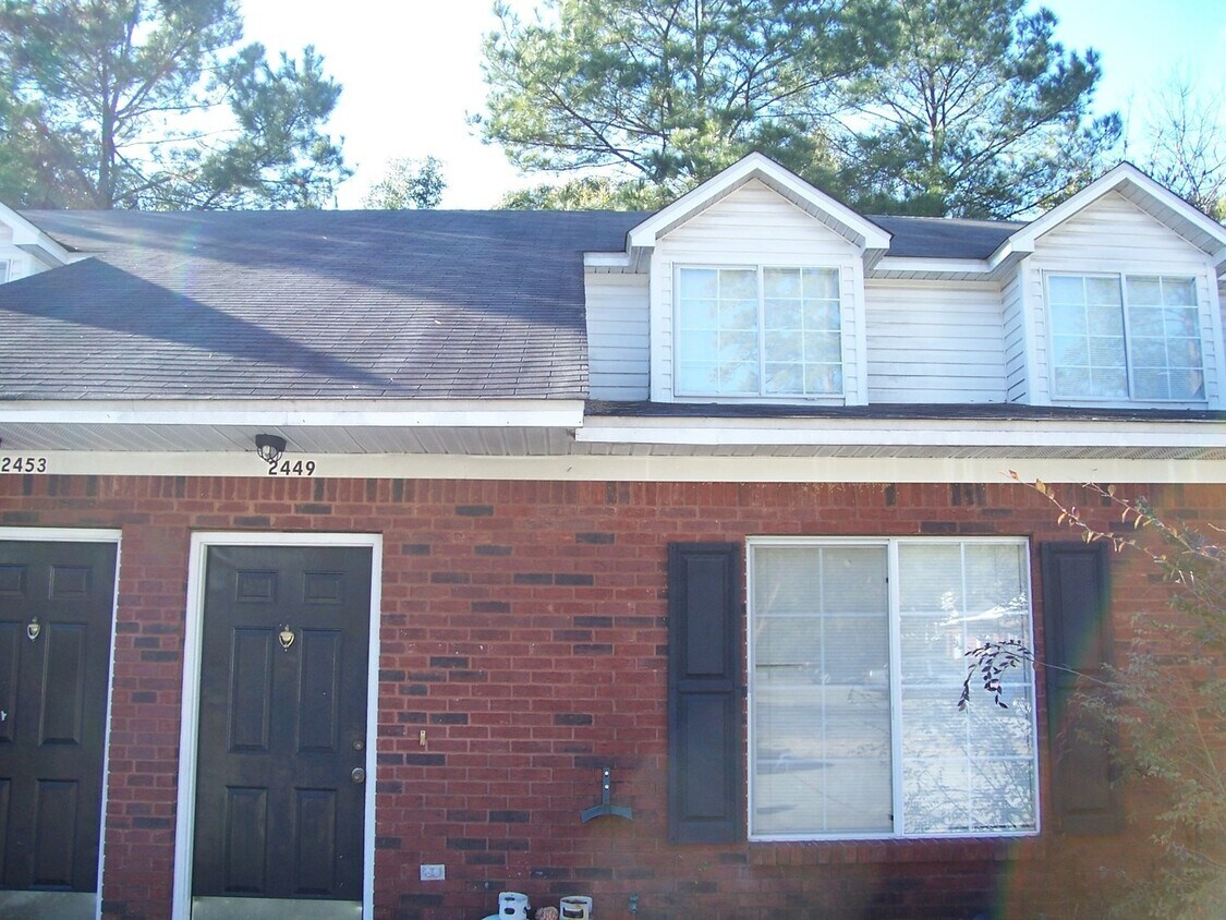 Primary Photo - Two Story 3/2 Townhouse off Hartsfield Road