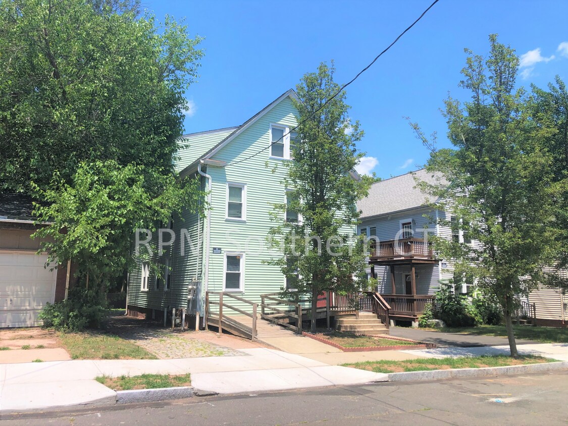 Primary Photo - 37 Lander St