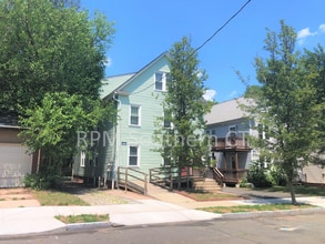 Building Photo - 37 Lander St