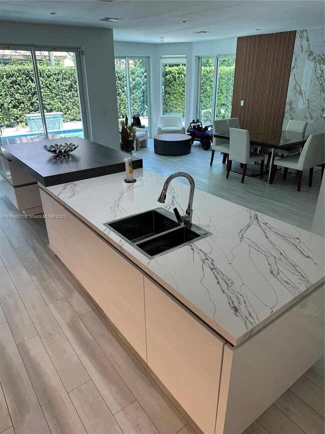 Foto del edificio - 7060 NW 107th Pl