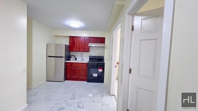 Building Photo - FRESHLY GUT RENOVATED  2 BEDROONs EAST 54 ...