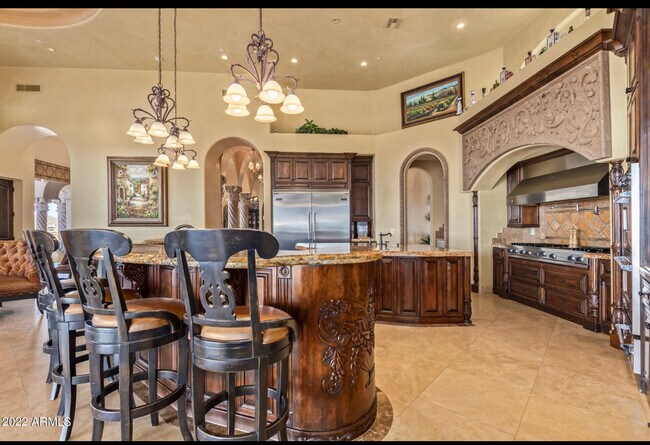 Building Photo - 9245 N Vista Verde Ct