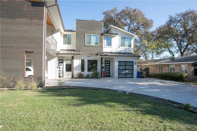 Building Photo - 2310 Westoak Dr