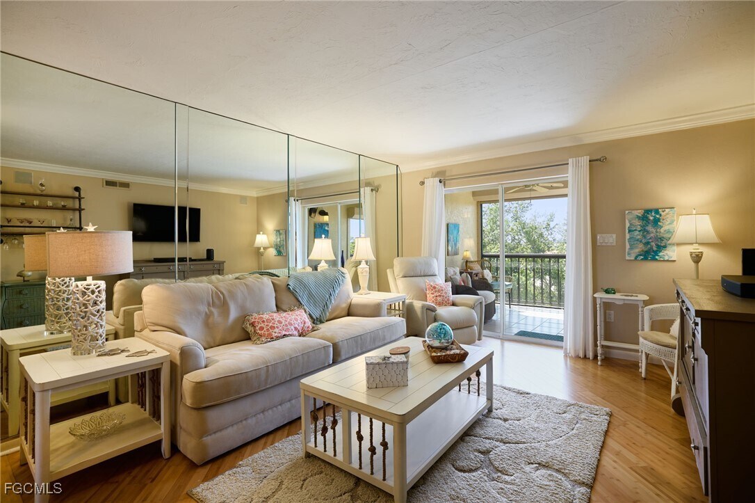 Foto principal - 2121 Collier Ave