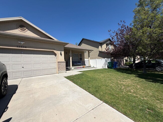Building Photo - Bright and Spacious Home in Draper, UT!