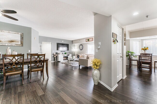 Building Photo - 915 Elderberry Cir