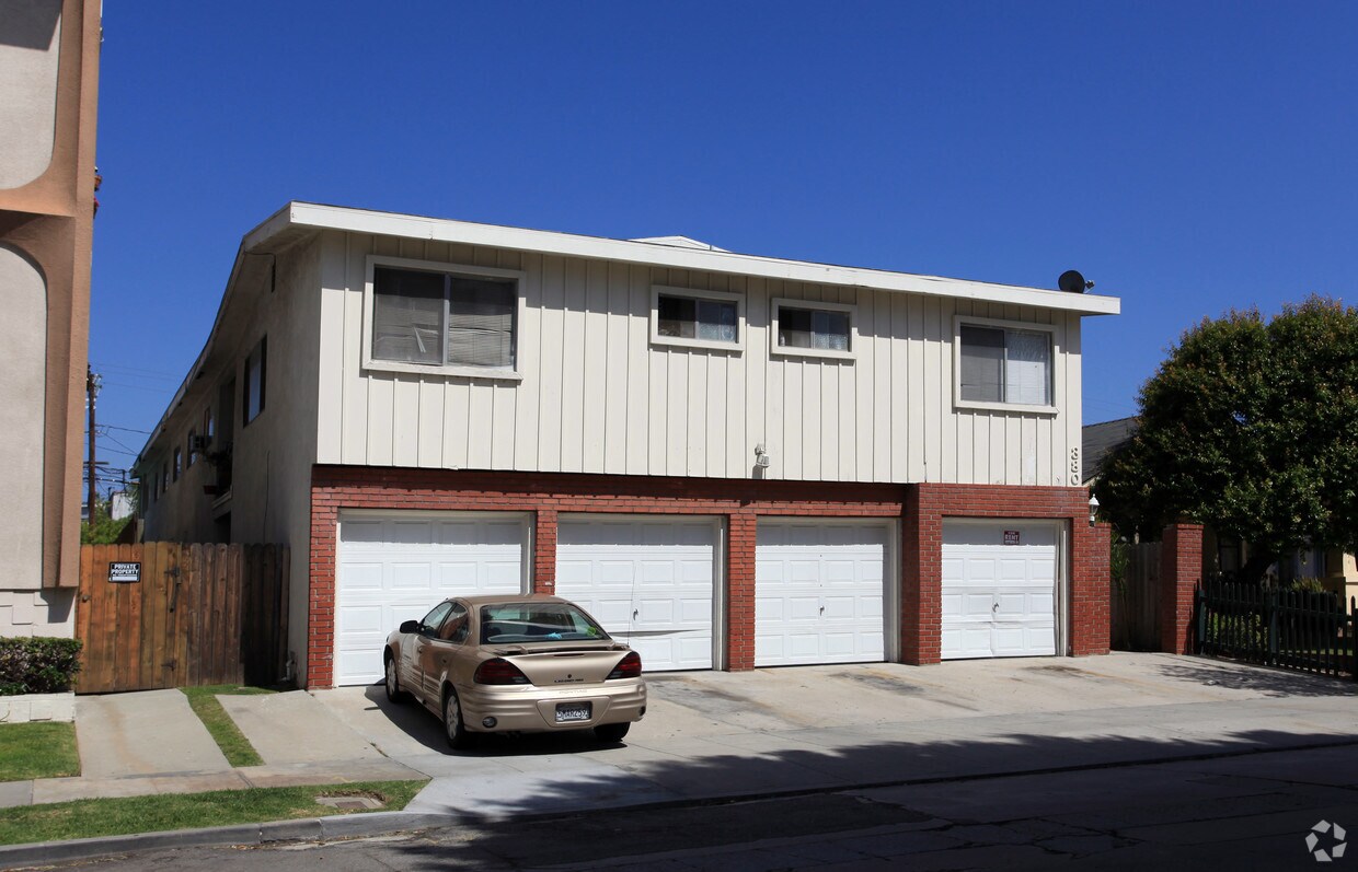 Primary Photo - 380 Coronado Ave