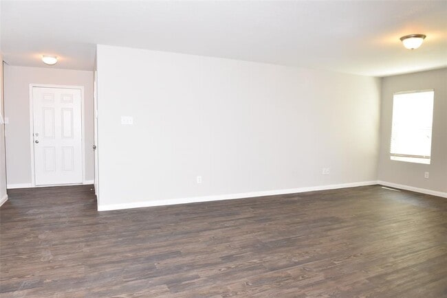 Building Photo - 12110 Helvick Cres Ave