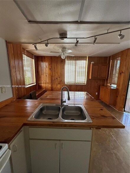 Foto del edificio - 8255 SW 152nd Ave