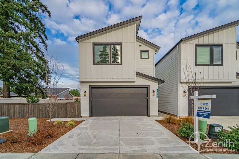 Foto principal - 16304 NE 21st St