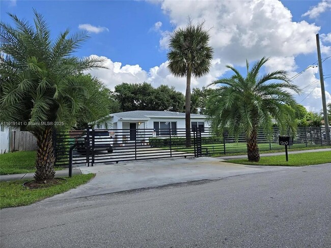 Building Photo - 1269 NE 145th St