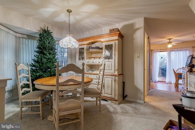 Foto del edificio - 614 Kenney Ln