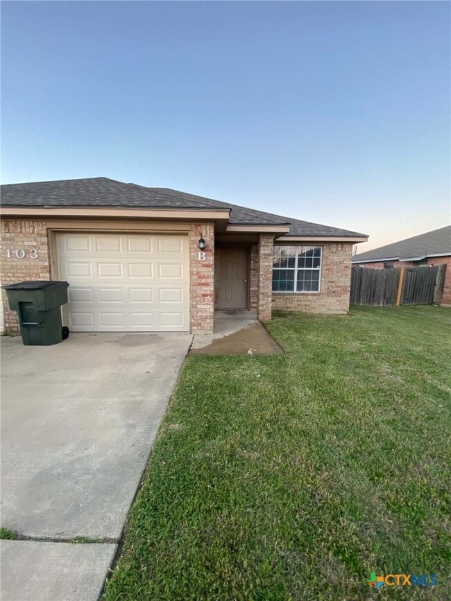 Building Photo - 103 Castellon Ct