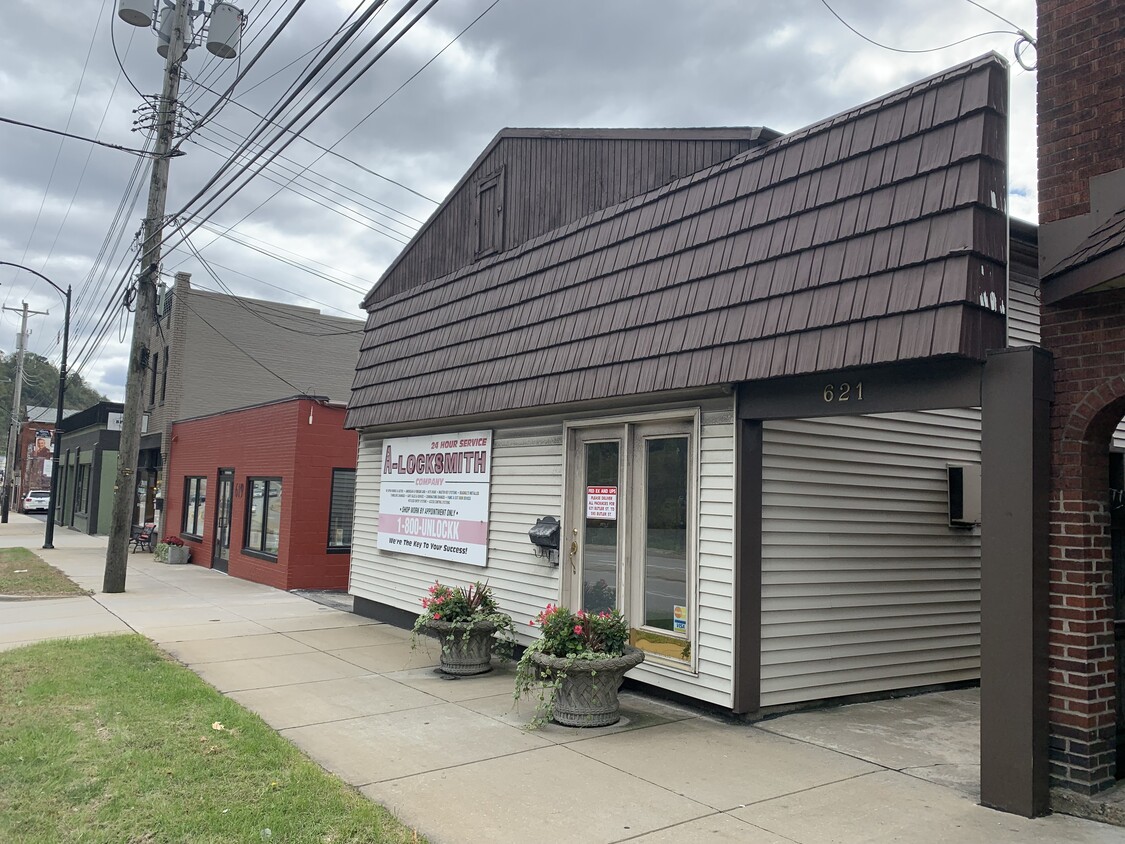 ROUTE 8 BLDG FRONT - 621 Butler St