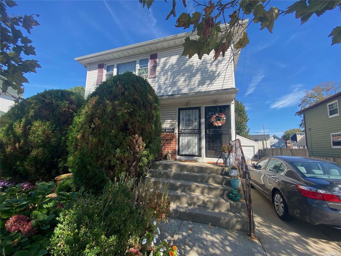 Foto principal - 1481 Bellmore Ave