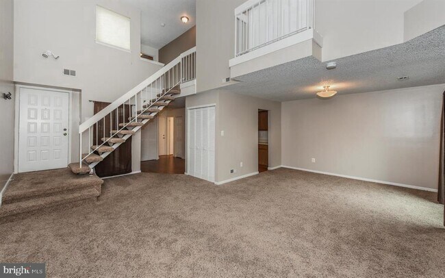 Building Photo - 1232 Chanticleer