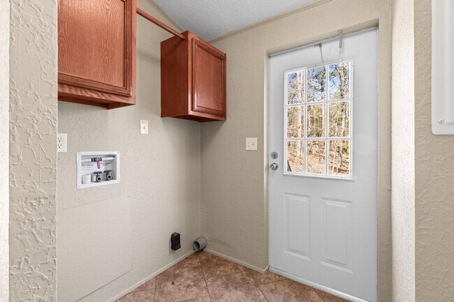 Foto del edificio - 15705 Country Way