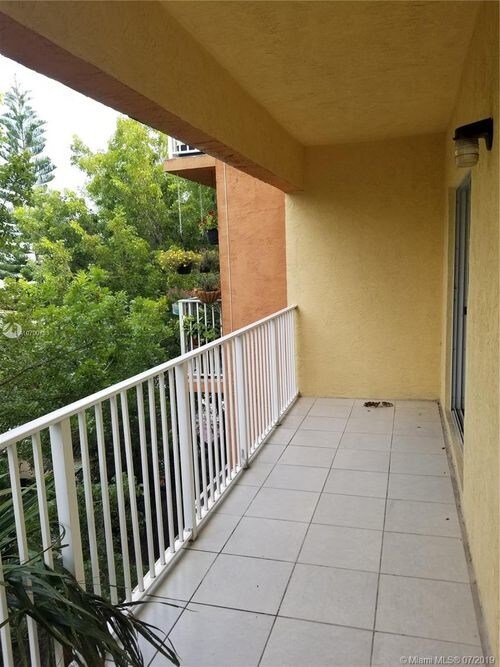 Foto del edificio - 2536 NW 24th St