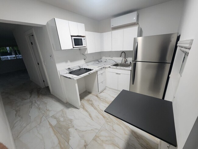 Foto del edificio - 495 NE 141st St