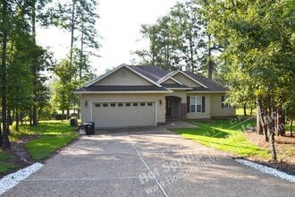 Building Photo - 10 Fiero Ln