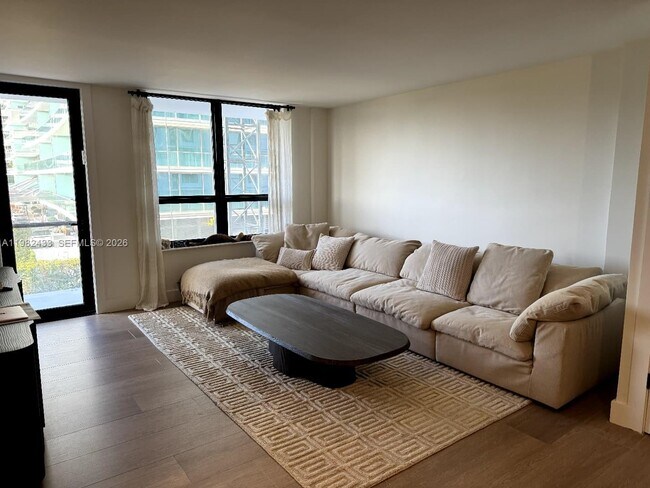 Foto del edificio - 10185 Collins Ave