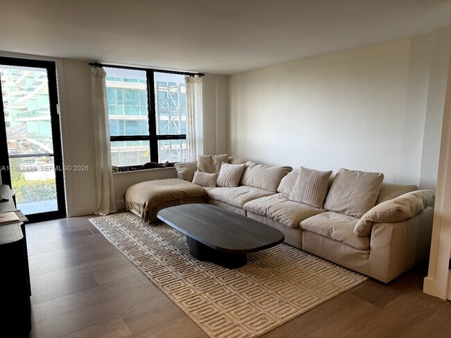 Building Photo - 10185 Collins Ave