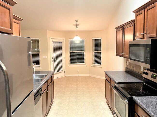 Foto del edificio - 521 Harmony Way