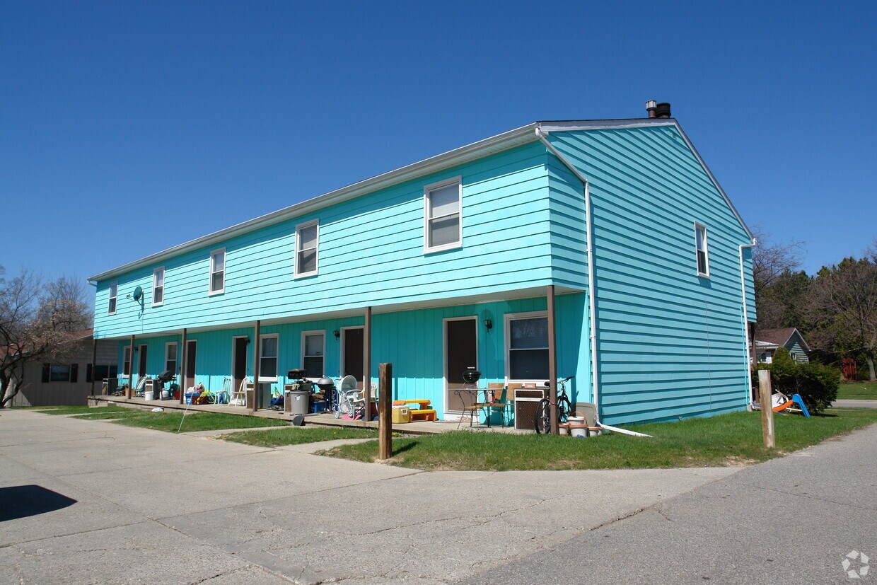 Building Photo - 1700-1708 Cambria Dr