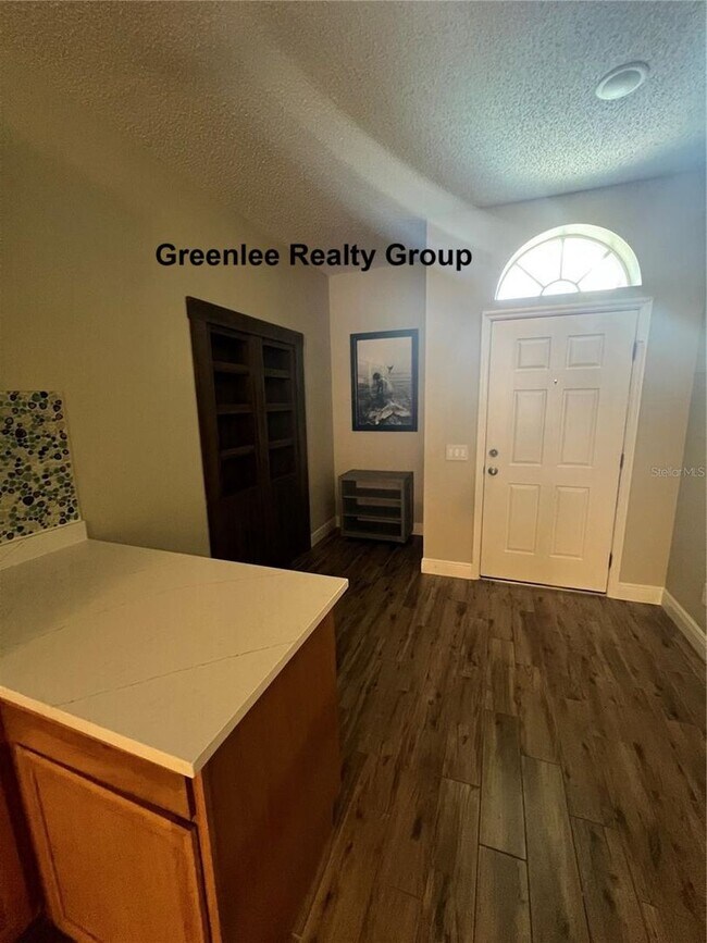 Foto del edificio - A must see 4 Bed/2 Bath Home in Fox Wood!!!
