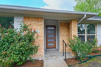 Building Photo - 1605 Monterrey Dr