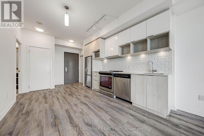 Photo du bâtiment - 52 Forest Manor Rd