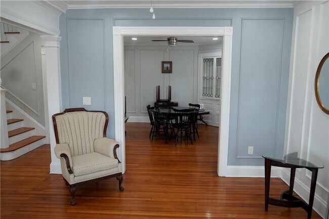 Foto del edificio - 1358 Narragansett Blvd